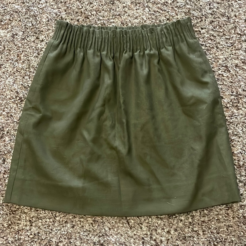 J. Crew Sidewalk mini skirt in army green size 6 with pockets